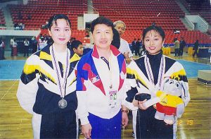 1998年第十三屆曼谷亞運會:中華台北武術黃連順教練(中) ~女子太極拳金牌銀牌:高佳敏、范雪平