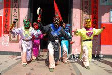 東嶺五戰將在靈岡廟前“練兵”