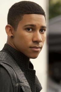 凱南·朗斯代爾 凱南·朗斯代爾