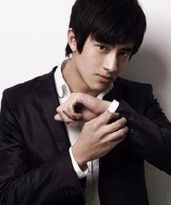 林更新違約事件 林更新違約事件