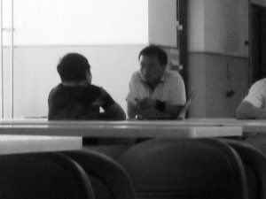 “自習哥”(右)只想做一個普通學生