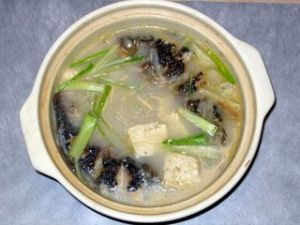 鯽魚燉豆腐菜譜 鯽魚燉豆腐菜譜