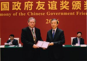 韋伯斯特·卡維尼（左）