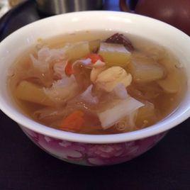 荸薺雪蓮果銀耳湯 荸薺雪蓮果銀耳湯