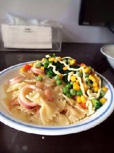 沙拉醬海鮮蝴蝶面 沙拉醬海鮮蝴蝶面