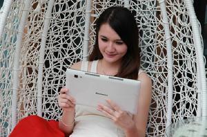 樂凡F2真機模特圖