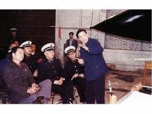 殲轟-7總師陳一堅向海軍劉華清司令員匯報