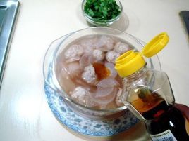 小蘿蔔汆丸子 小蘿蔔汆丸子