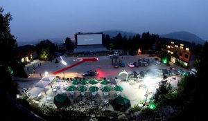 露天汽車電影院