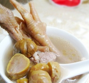 栗子雞爪湯 栗子雞爪湯