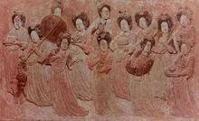 彩繪石侍奉浮雕