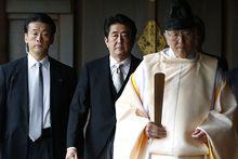 安倍晉三參拜靖國神社