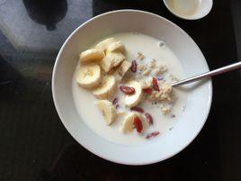香蕉牛奶燕麥粥 香蕉牛奶燕麥粥