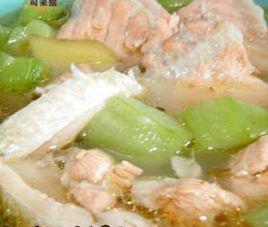 絲瓜三文魚骨湯 絲瓜三文魚骨湯