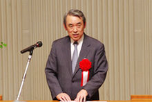 如水會理事長　高萩光紀發表演講