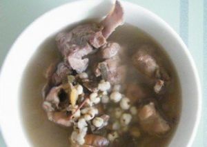 雞骨草煲豬骨 雞骨草煲豬骨