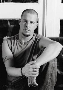 亞歷山大·麥昆[英國著名服裝設計師]