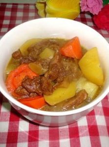 牛腩燉土豆 牛腩燉土豆