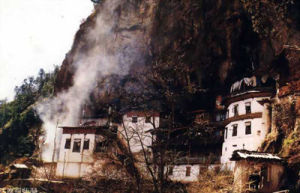 塔城達摩祖師洞