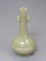 南宋龍泉窯青瓷貫耳瓶 南宋龍泉窯青瓷貫耳瓶