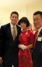 （左）美國眾議院議長保羅·瑞恩