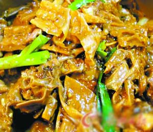 雞湯蟲草花浸雙丸 雞湯蟲草花浸雙丸