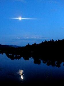 水中月亮 水中月亮