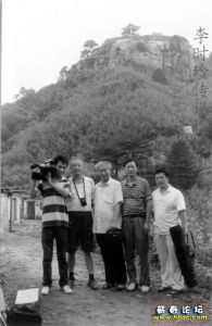 1987年鄭伯成在彭思採訪李時珍傳說