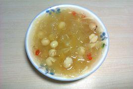 冰鎮冰糖銀耳蓮子羹 冰鎮冰糖銀耳蓮子羹