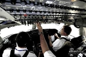 波音787夢想飛機駕駛艙內