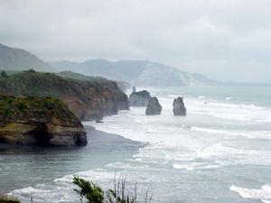 三姐妹岩與象岩