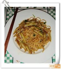 不同製作方法扁豆燜面照片