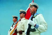 （圖）以培養高素質人才為己任