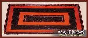 西漢雲紋漆案 西漢雲紋漆案