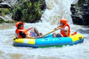 龍珠峽漂流 龍珠峽漂流