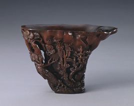 清犀角鏤雕山水人物杯