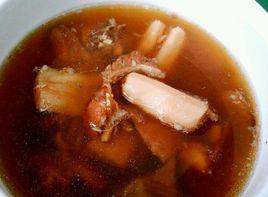 土茯苓豬骨湯 土茯苓豬骨湯