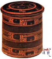 秦彩繪變形鳥頭紋漆