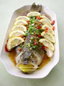 泰式檸檬蒸鱸魚 泰式檸檬蒸鱸魚