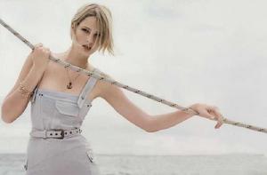 勞拉·斯通 勞拉·斯通