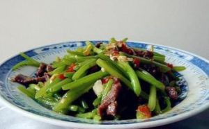 紅薯藤炒牛肉 紅薯藤炒牛肉