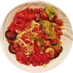 臘腸番茄蛋炒麵 臘腸番茄蛋炒麵