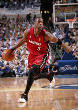 後衛[籃球運動比賽隊員的位置名稱]