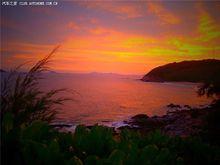 夕陽下的月亮灣