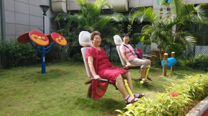 空中花園老人進行健身活動