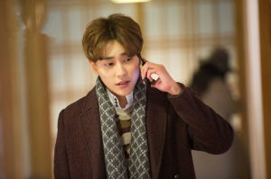 彭振東（金聖柱飾演）