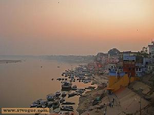 （圖）印度人視恆河為聖河，將恆河看做是女神的化身，虔誠地敬仰恆河