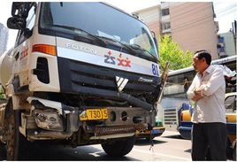 4·25湖南長沙水泥槽罐車連撞多人事件 4·25湖南長沙水泥槽罐車連撞多人事件