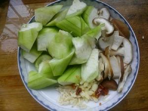 鮮香絲瓜小蘑菇 鮮香絲瓜小蘑菇