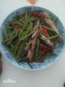 小魚乾炒地瓜梗 小魚乾炒地瓜梗